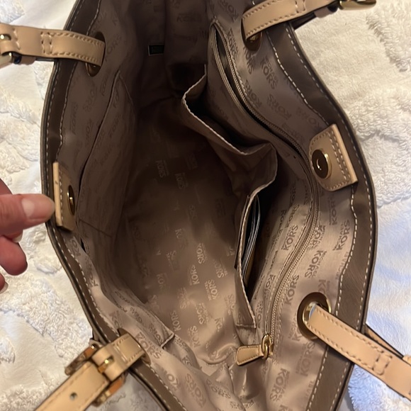 Michael Kors leather handbag - Picture 3 of 5